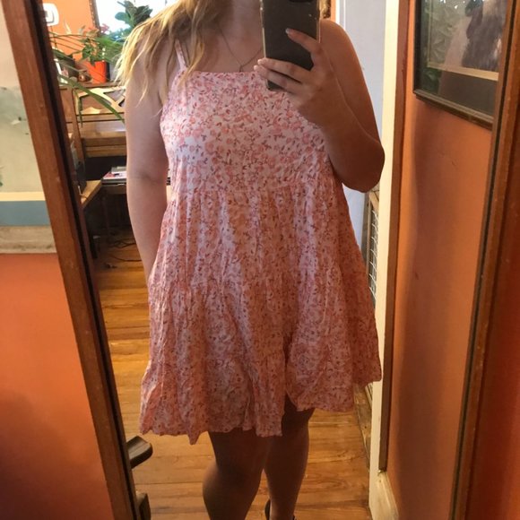 Old Navy Dresses & Skirts - Old Navy Tiered Sun Dress